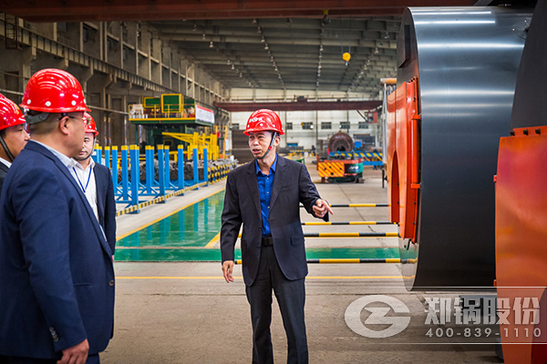 公司高層領導一行視察集團各項工作開展情況